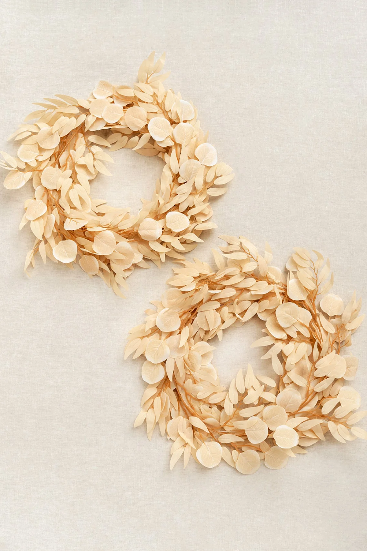 6ft Eucalyptus and Willow Leaf Greenery Garland in White & Beige | Clearance - Image 4