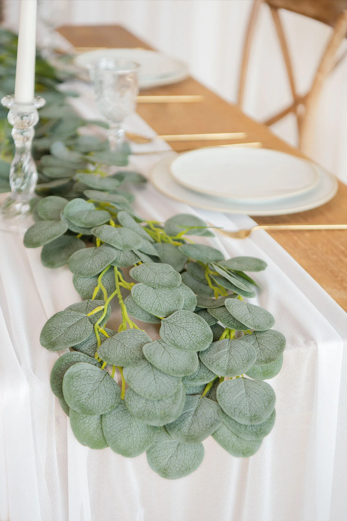 5.9ft Eucalyptus Leaf Greenery Garland | Clearance - Image 4