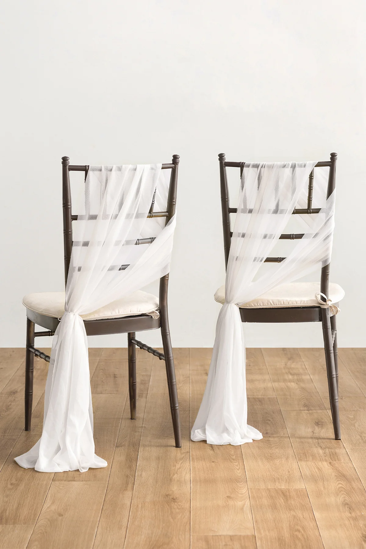 Aisle & Chair Decor Set in White - Image 2