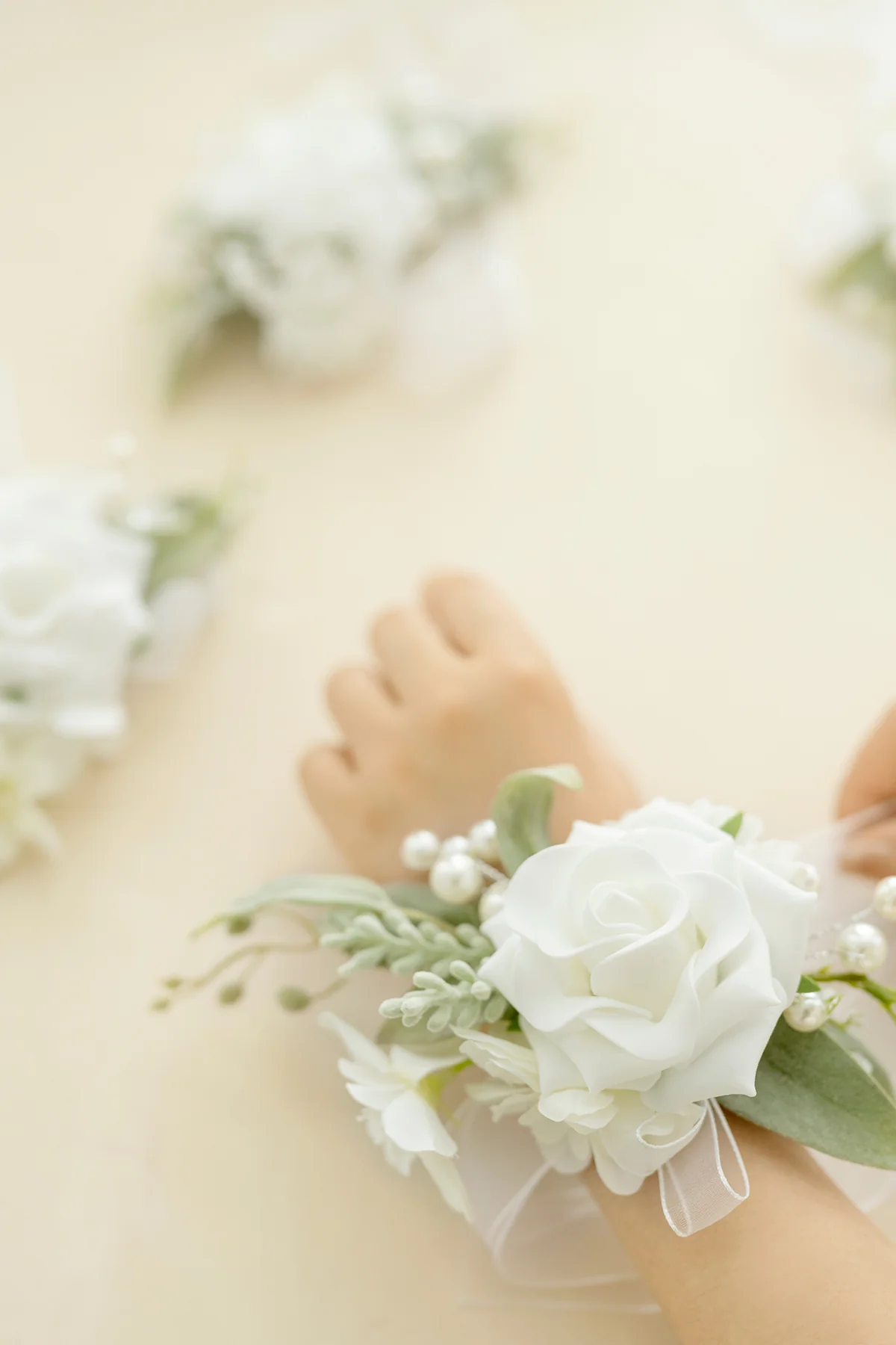 Boutonniere & Wrist Corsage Set - Image 9