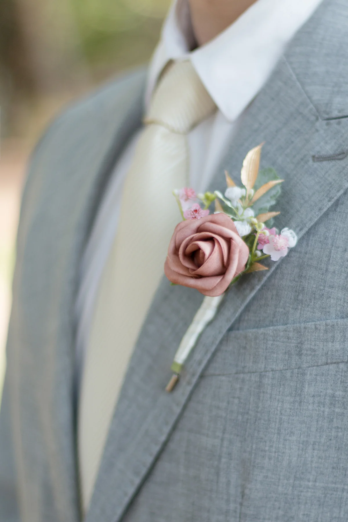 Boutonnieres for Guests in Dusty Rose & Cream - Image 6