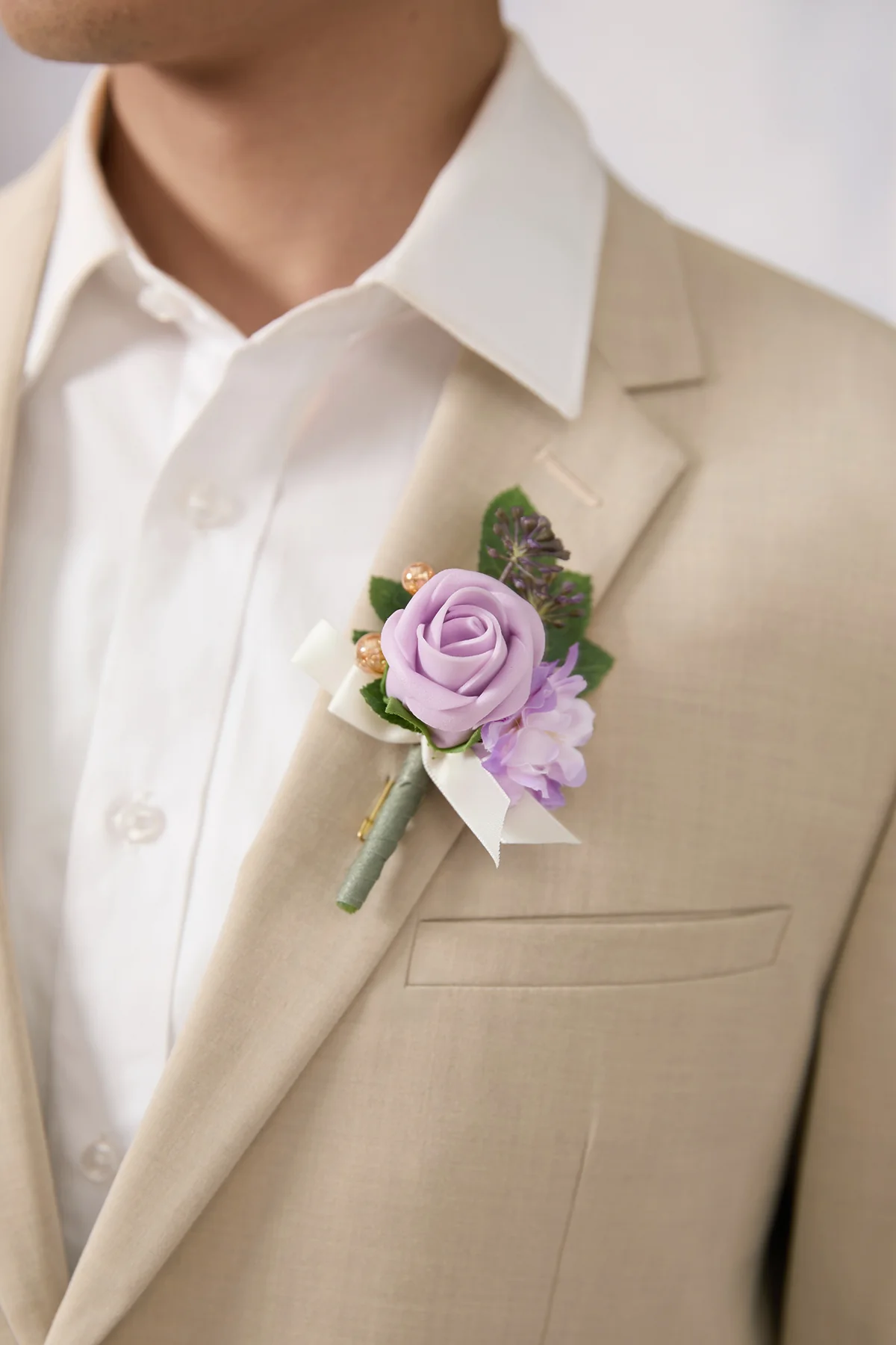 Boutonnieres for Guests in Lilac - Image 3