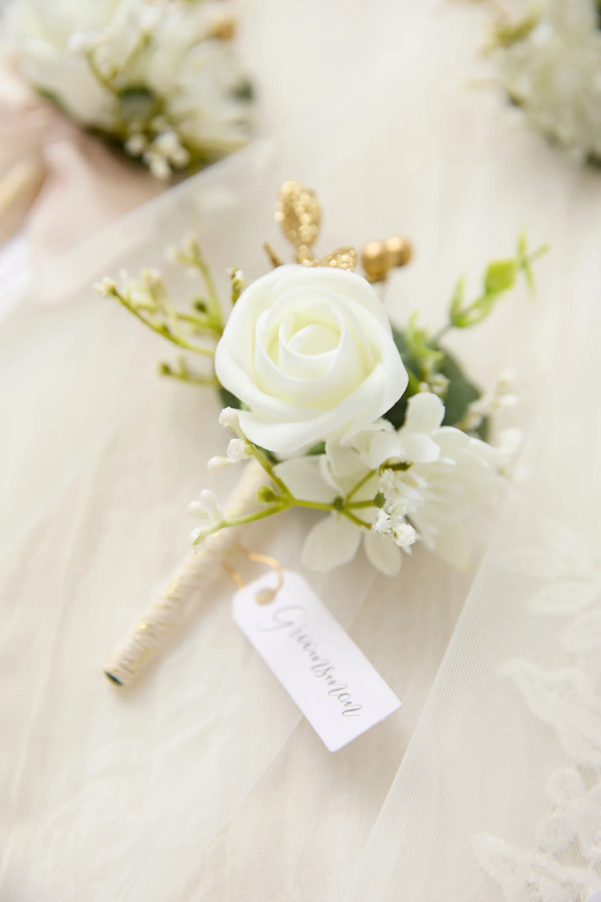 Boutonnieres in Ivory (Set of 6) - Image 2