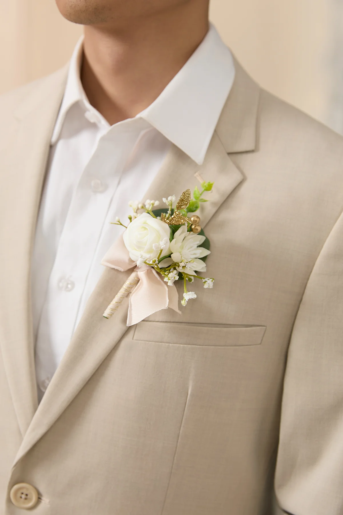 Boutonnieres in Ivory (Set of 6) - Image 3