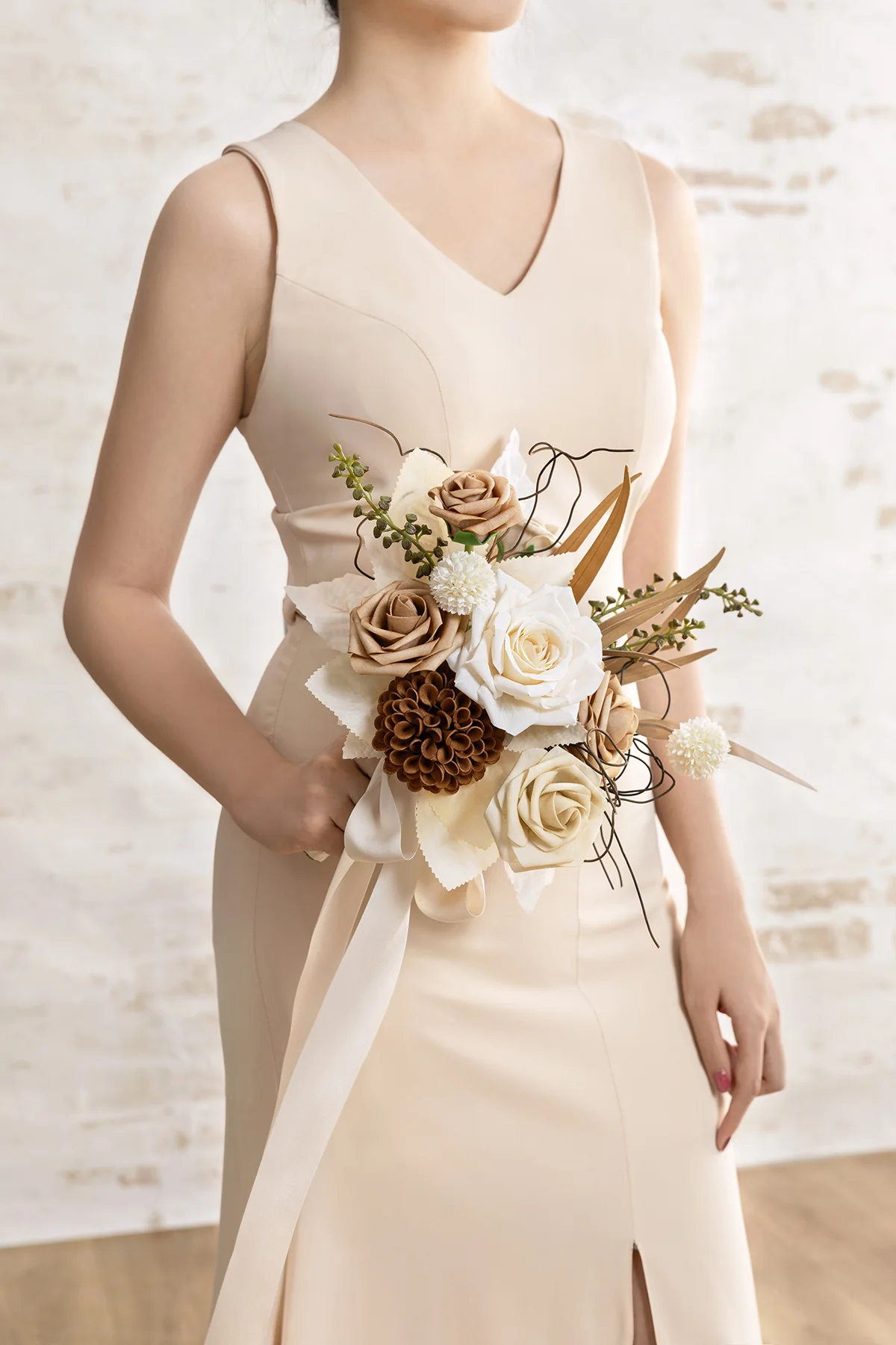 Bridesmaid Posy in Beige Raw Serenity - Image 2