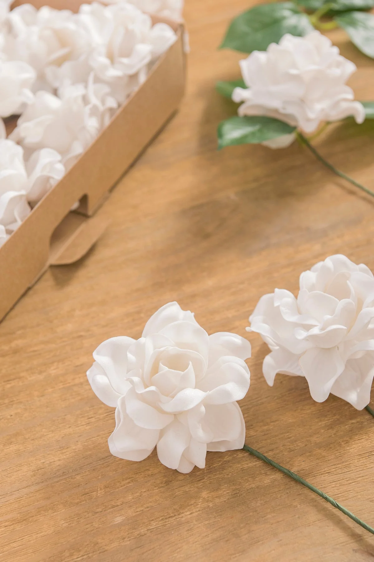 DIY Supporting Flower Boxes in Christmas Red & Sparkle - Image 17