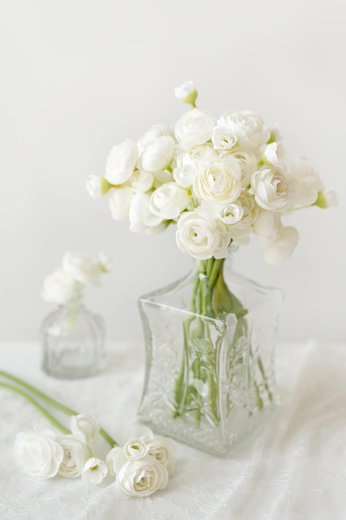 Ranunculus Flowers with Stem - Ivory (18pcs) - Image 2