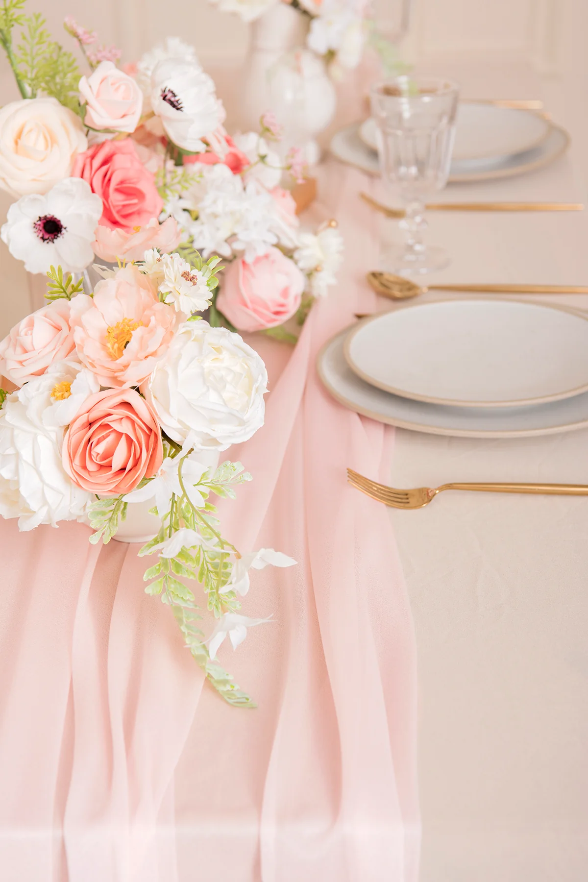 Romantic Sheer Table Runner 29" w x 10ft/14ft - Image 9
