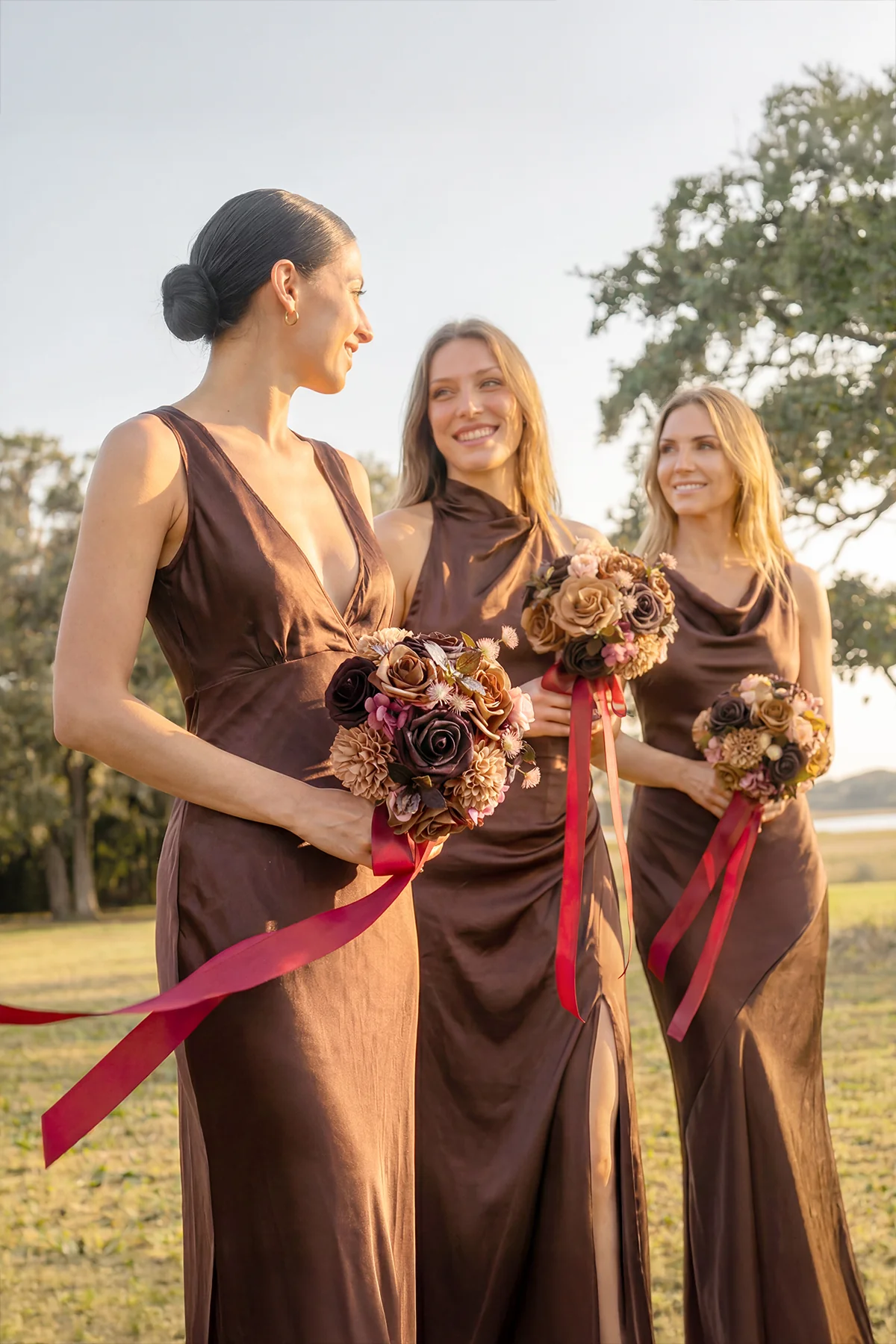 Round Bridesmaid Bouquets in Earth Brown & Black Baccara (Set of 4) - Image 3