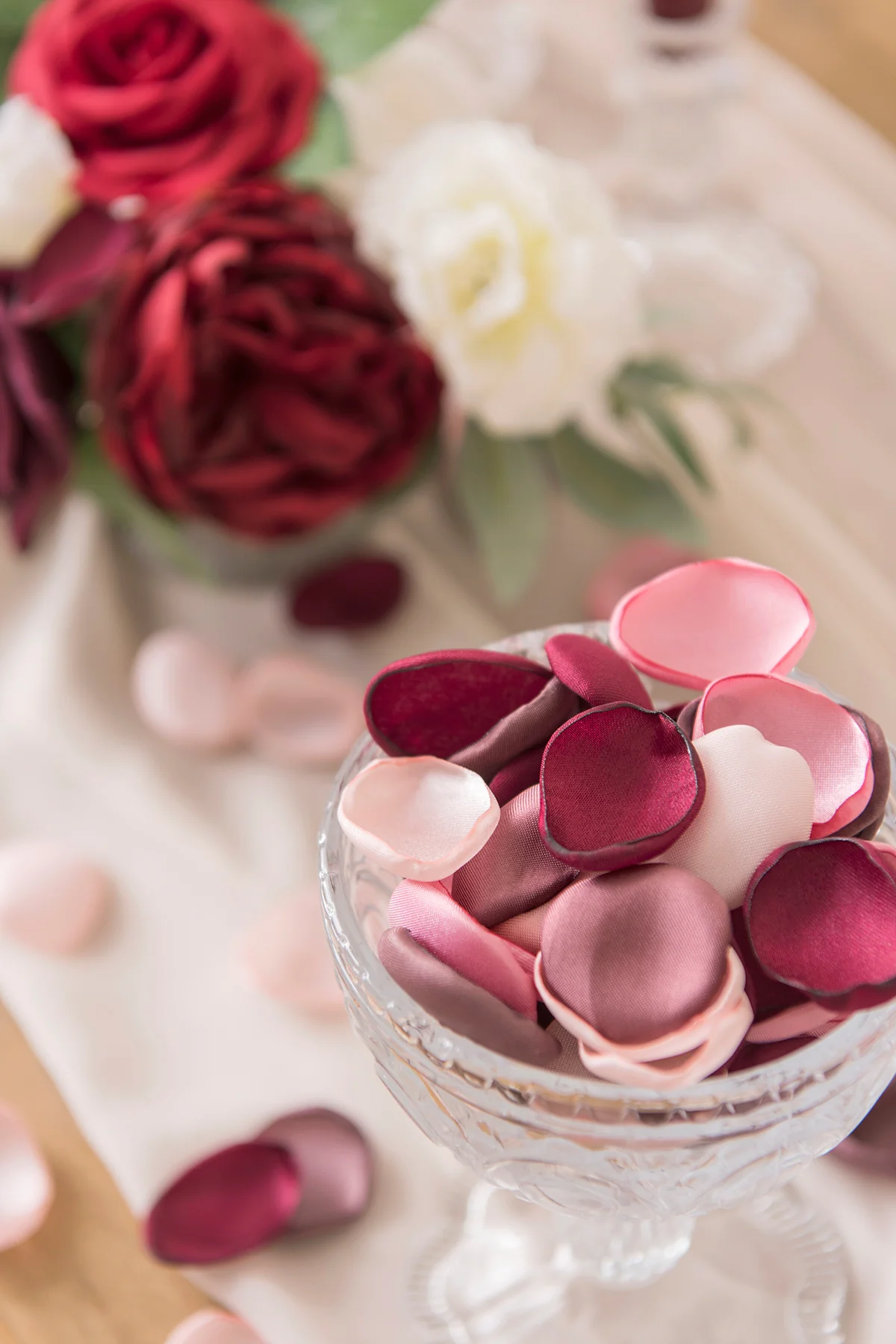 Silk Rose Petals in Exquisite Burgundy (200pcs)