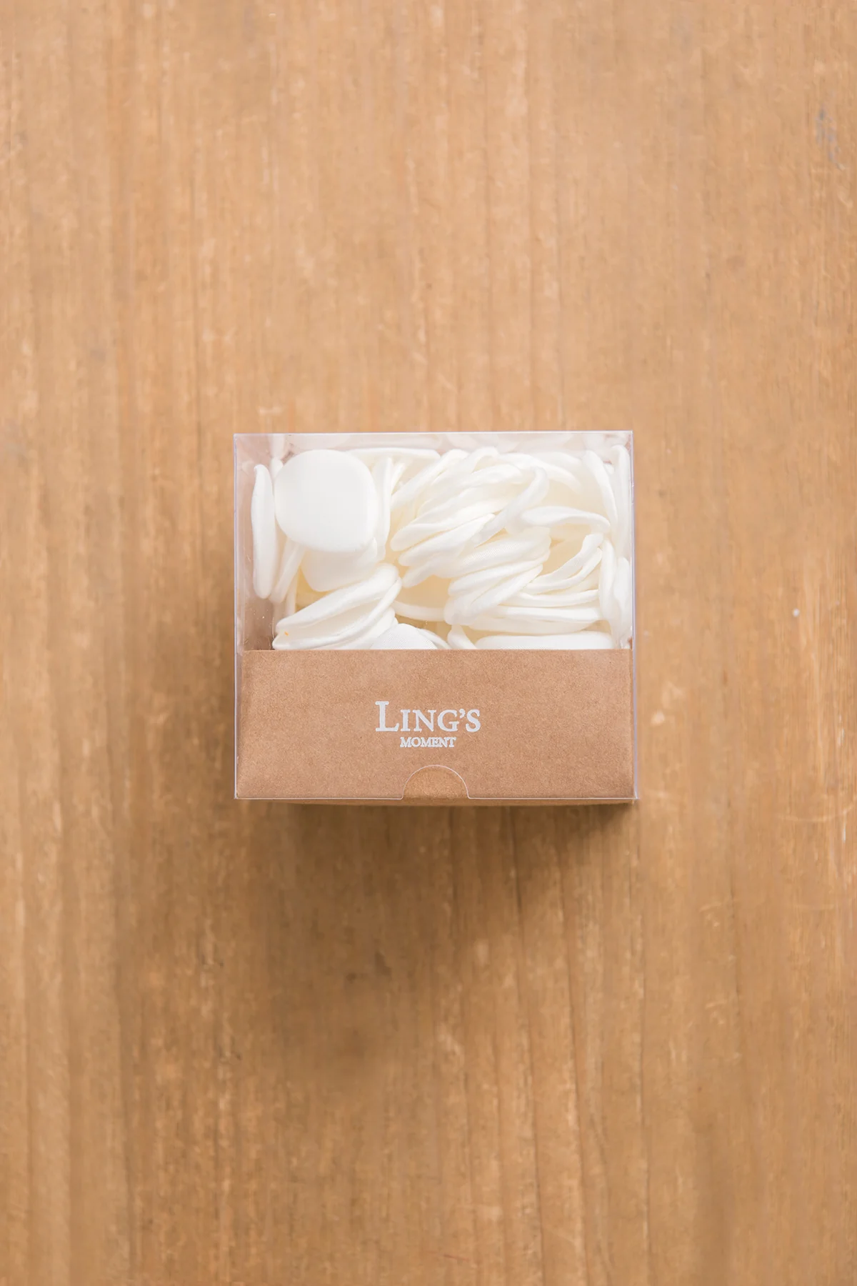 Silk Rose Petals in Ivory（200pcs） - Image 5
