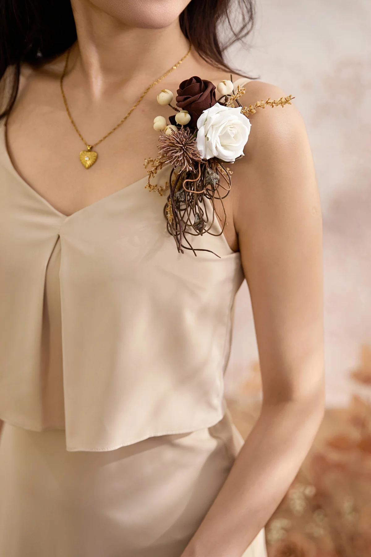 Wrist and Shoulder Corsages in Beige Raw Serenity | Clearance - Image 3