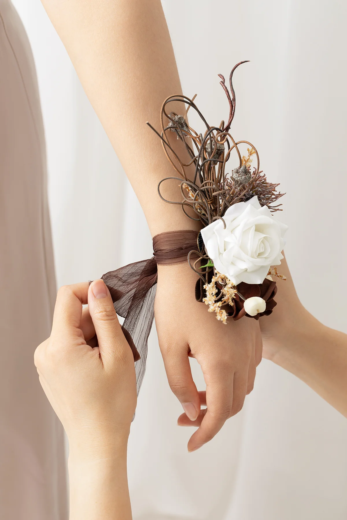 Wrist and Shoulder Corsages in Beige Raw Serenity | Clearance - Image 6